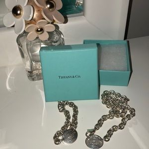 Tiffany & Co. choker and bracelet set